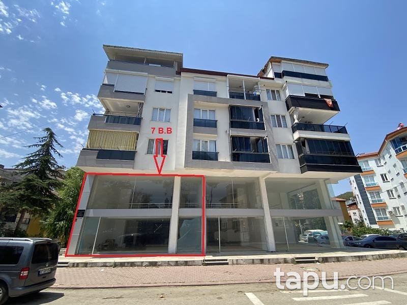Burdur Bucak Okullar Cadde'sinde 280 m2 Dükkan (BS-03679)