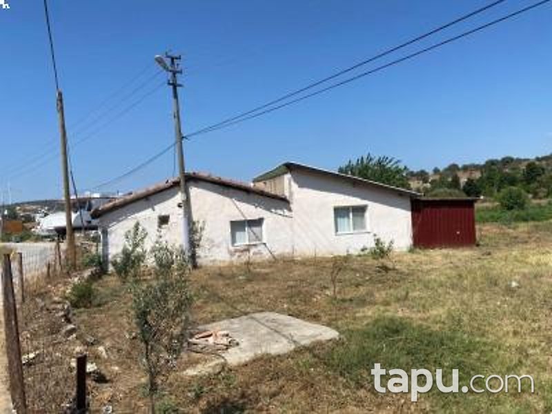 İzmir Seferihisar Sığacık'ta Hisseli 3.580 m2 Kerpiç Damı Olan Tarla (AS-00223)