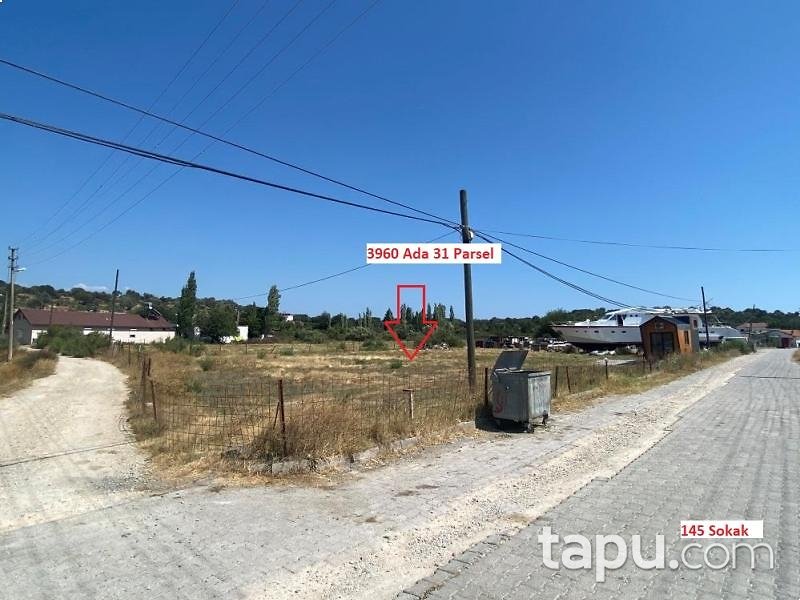 İzmir Seferihisar Sığacık'ta Hisseli 3.580 m2 Kerpiç Damı Olan Tarla (AS-00223)