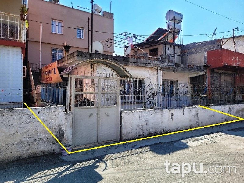 Tarsus Çağlayan Mahallesi'nde Tek Katlı Bina (BS-01482)