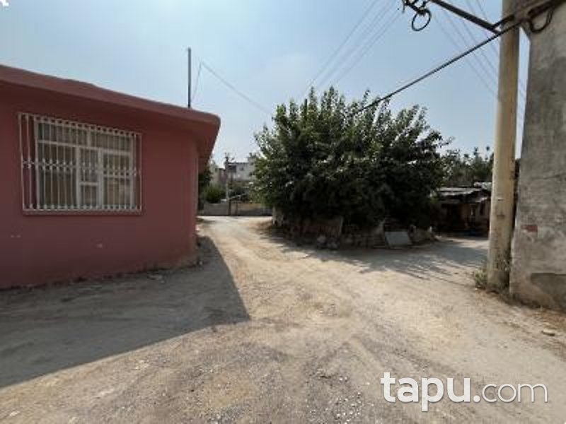 Tarsus Şehitisak Mahallesi'nde Hisseli Avlulu Kargir Evler Bulunan Arsa ( AS-01165)