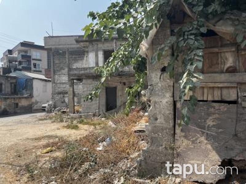 Tarsus Şehitisak Mahallesi'nde Hisseli Avlulu Kargir Evler Bulunan Arsa ( AS-01165)
