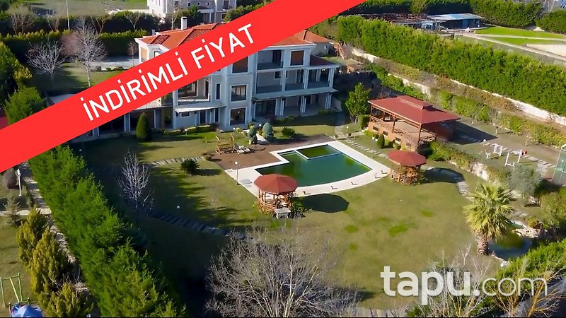 Büyükçekmece'de Müstakil Havuzlu Lüks Tepekent Villa (306588)