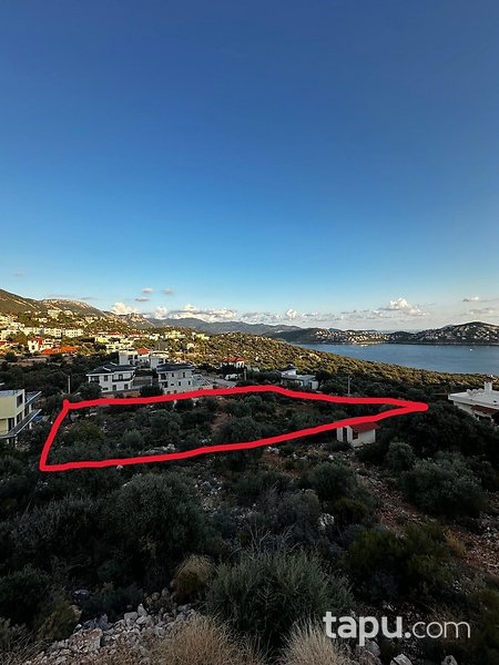 Kaş Gökçeören'de Deniz Manzaralı Hisseli 3.449 m2 Arazi