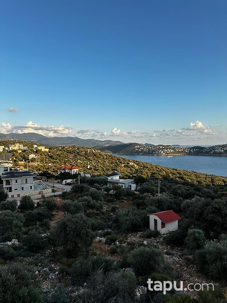 Kaş Gökçeören'de Deniz Manzaralı Hisseli 3.449 m2 Arazi