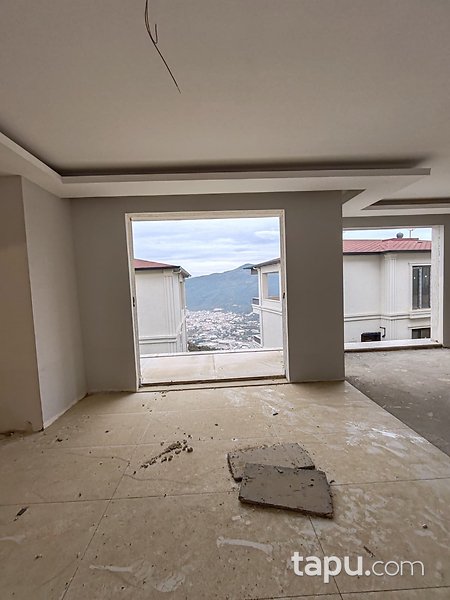 Bursa Gemlik Hasanbey Konakları Sitesi'nde Natamam Tripleks Daire