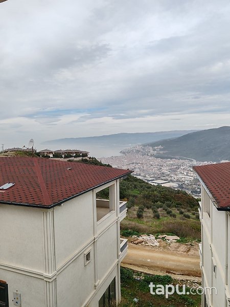 Bursa Gemlik Hasanbey Konakları Sitesi'nde Natamam Tripleks Daire