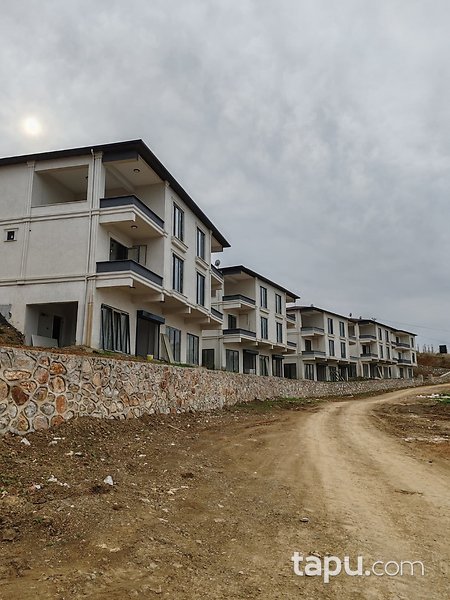 Bursa Gemlik Hasanbey Konakları Sitesi'nde Natamam Tripleks Daire