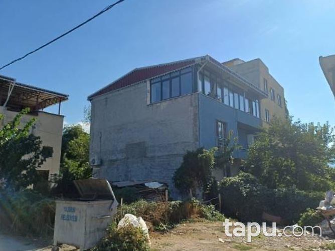 Bursa Yıldırım Samanlı'da Hisseli 2 Adet 2 Katlı Bina Depo Ve Ahır Ve Samanlık