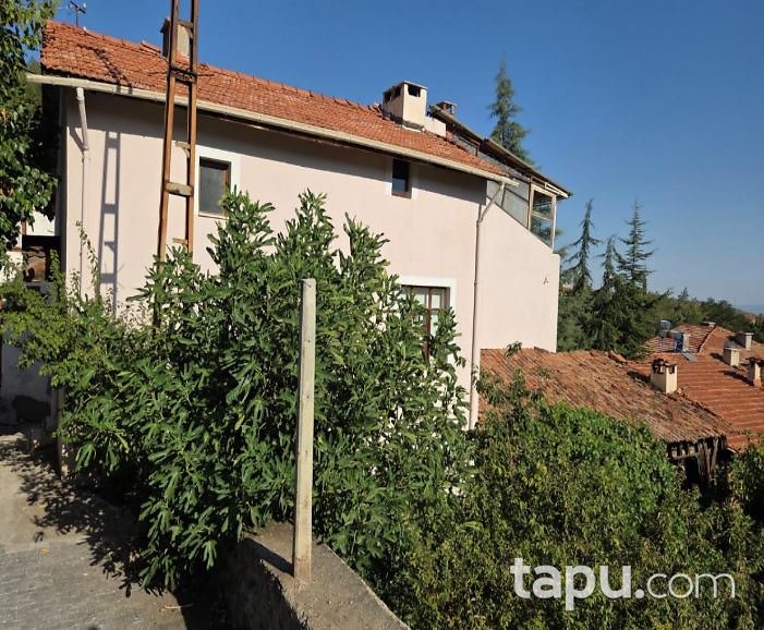 Çorum İskilip Çavuş Mahallesi'nde Avlulu Ahşap Ev