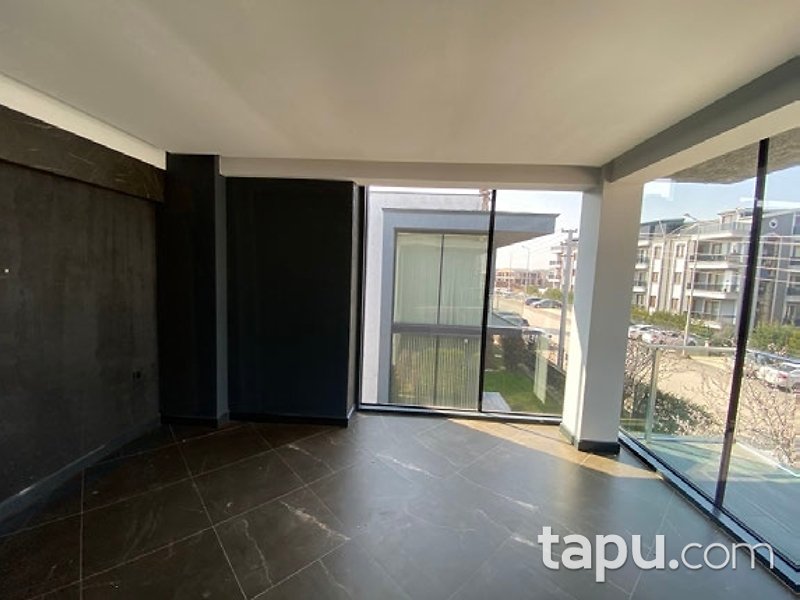 Kartepe Fatih Sultan Mehmet Mahallesi'nde 4+1 Villa