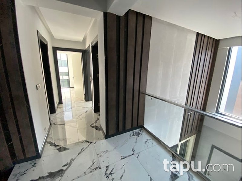 Kartepe Fatih Sultan Mehmet Mahallesi'nde 4+1 Villa