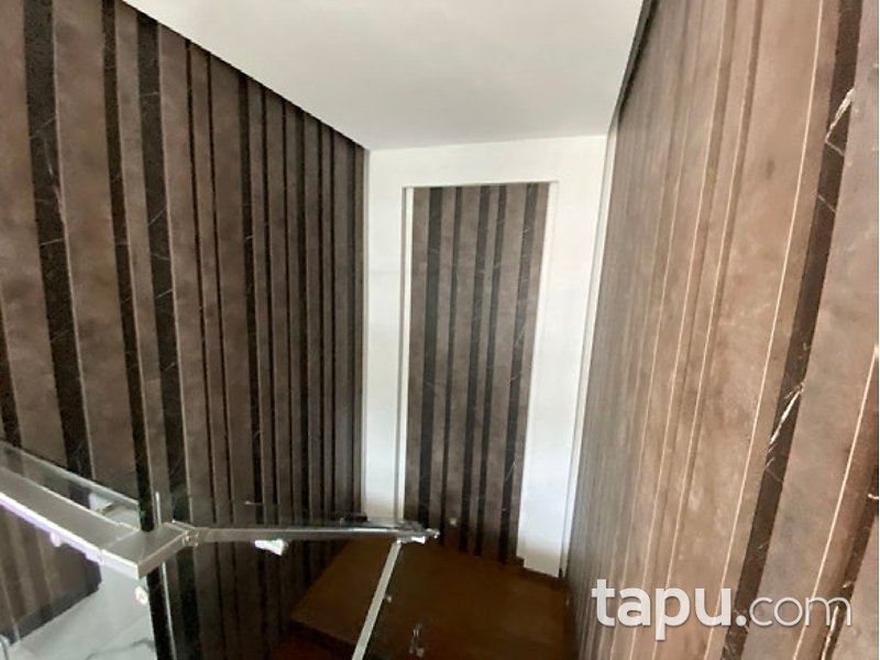 Kartepe Fatih Sultan Mehmet Mahallesi'nde 4+1 Villa