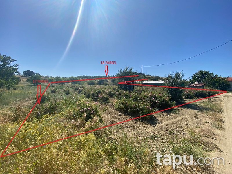 Isparta Yakaören Mahallesi'nde Hisseli 2 Adet Tarla (1631-1632)