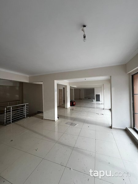 Çankırı Aksu Mahallesi'nde 379 m2 Depolu Dükkan