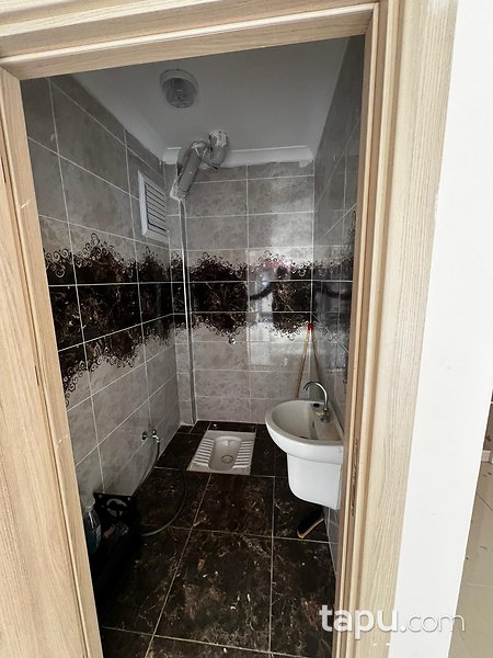 Çankırı Aksu Mahallesi'nde 379 m2 Depolu Dükkan