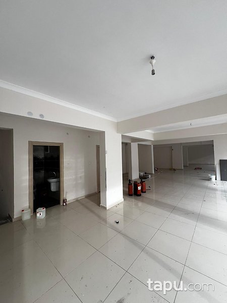 Çankırı Aksu Mahallesi'nde 379 m2 Depolu Dükkan