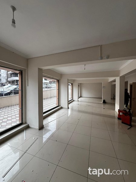 Çankırı Aksu Mahallesi'nde 379 m2 Depolu Dükkan