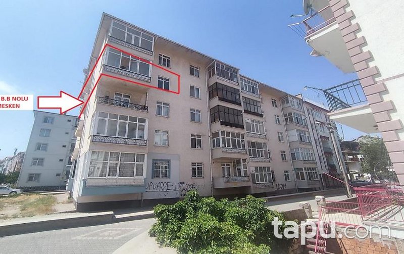 Kırşehir Merkez Medrese Mahallesi'nde 3+1 Daire