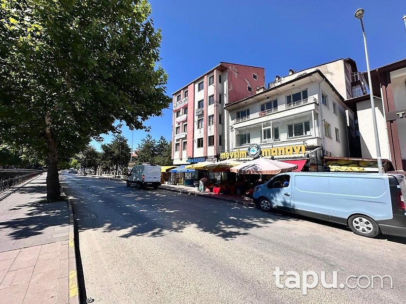 Kastamonu Hepkebirler Cumhuriyet Caddesi'nde 89 m2 Dükkan