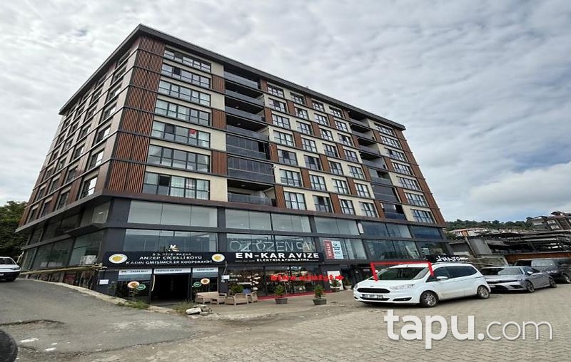Rize Pazar PROF. DR. Mehmet Haberal Caddesi'nde 91 m2 Dükkan