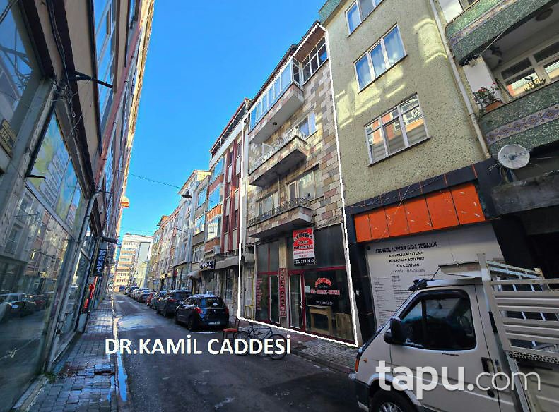 Samsun İlkadım Dr.Kamil Caddesi'nde Hisseli 3 Katlı Bina