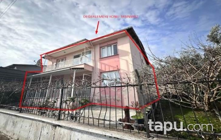 İzmir Menderes Bulgurca Mahallesi'nde Hisseli 2 Katlı Bina