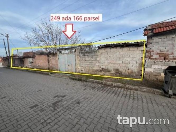 Manisa Saruhanlı Halitpaşa'da Hisseli Avlulu Ev