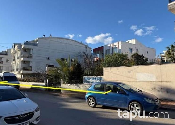 Antalya Muratpaşa Güzeloba'da Hisseli 2 Katlı Bina ve Arsası