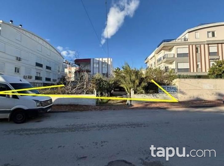 Antalya Muratpaşa Güzeloba'da Hisseli 2 Katlı Bina ve Arsası