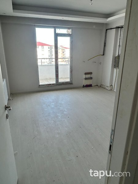 Kars Merkez Örnek Mahallesi'nde 4+1 Daire