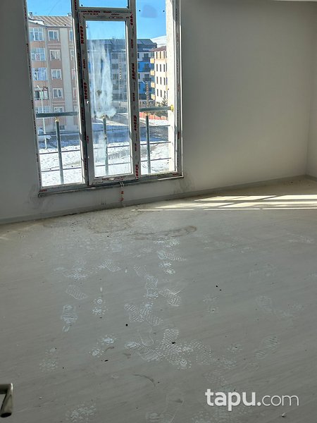 Kars Merkez Örnek Mahallesi'nde 4+1 Daire