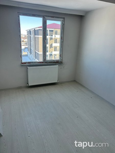 Kars Merkez Örnek Mahallesi'nde 4+1 Daire