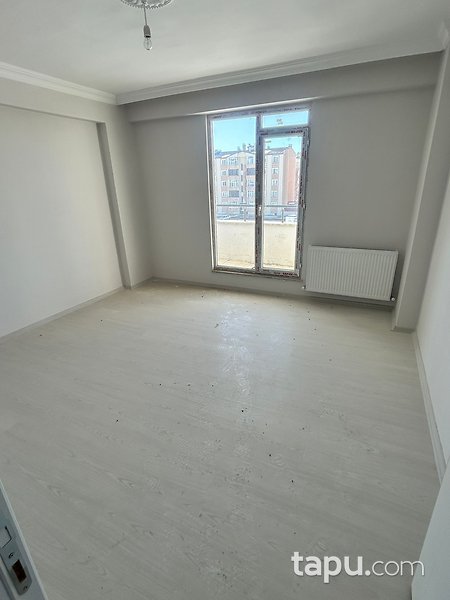 Kars Merkez Örnek Mahallesi'nde 4+1 Daire