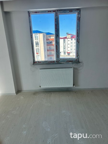 Kars Merkez Örnek Mahallesi'nde 4+1 Daire