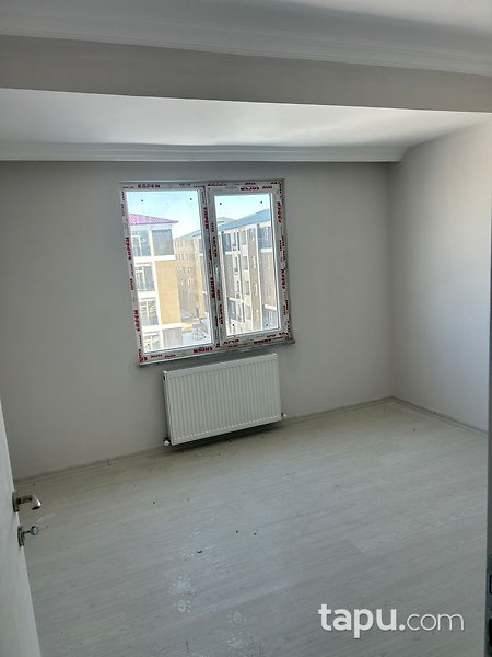 Kars Merkez Örnek Mahallesi'nde 4+1 Daire