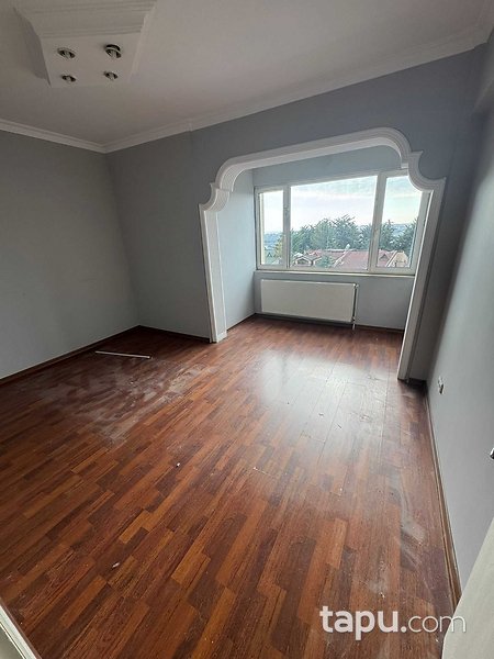 Beylikdüzü Barış Mahallesi Yakamoz Sitesi'nde 3+1 Daire