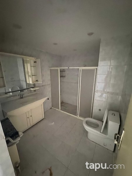 Beylikdüzü Barış Mahallesi Yakamoz Sitesi'nde 3+1 Daire