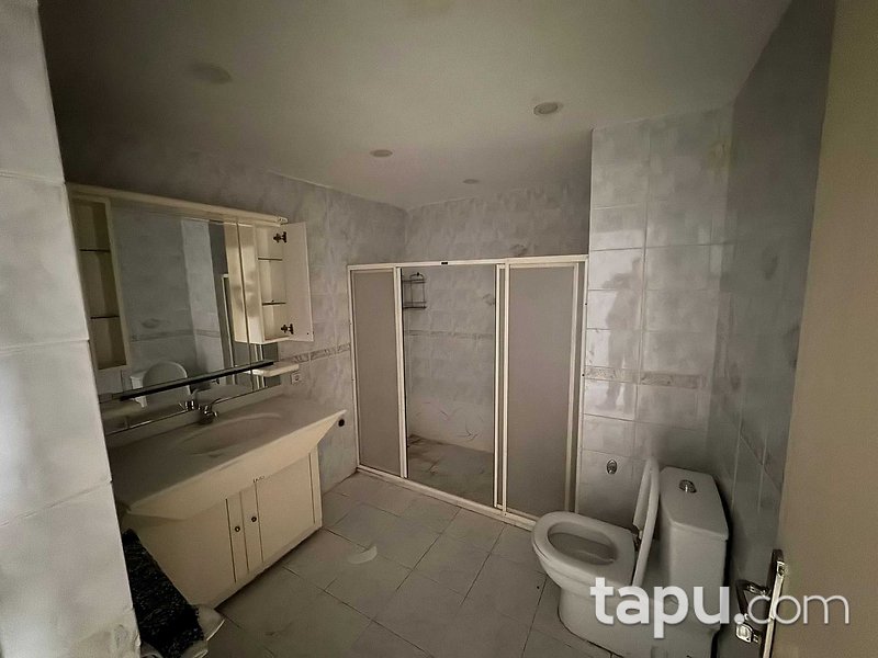 Beylikdüzü Barış Mahallesi Yakamoz Sitesi'nde 3+1 Daire