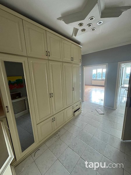 Beylikdüzü Barış Mahallesi Yakamoz Sitesi'nde 3+1 Daire