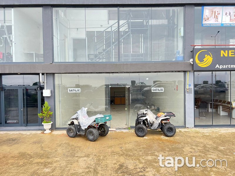 Rize Pazar PROF. DR. Mehmet Haberal Caddesi'nde 91 m2 Dükkan
