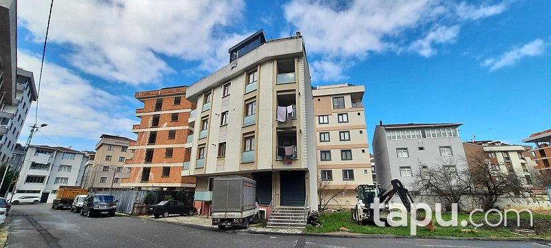 Sultanbeyli Adil Mahallesi'nde 102 m2 Depolu Dükkan