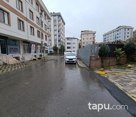 Sultanbeyli Adil Mahallesi'nde 102 m2 Depolu Dükkan