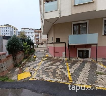 Sultanbeyli Adil Mahallesi'nde 102 m2 Depolu Dükkan