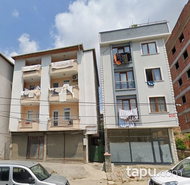Sultanbeyli Yunus Emre Caddesi'nde 169 m2 Depolu Dükkan