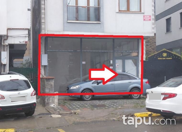Sultanbeyli Yunus Emre Caddesi'nde 169 m2 Depolu Dükkan