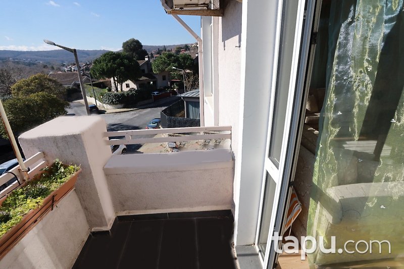 Zekeriyaköy Garanti Koza Çarşı'da Geniş 3,5+1 Çatı Dubleksi