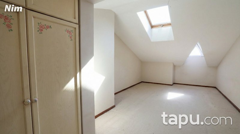 Zekeriyaköy Garanti Koza Çarşı'da Geniş 3,5+1 Çatı Dubleksi