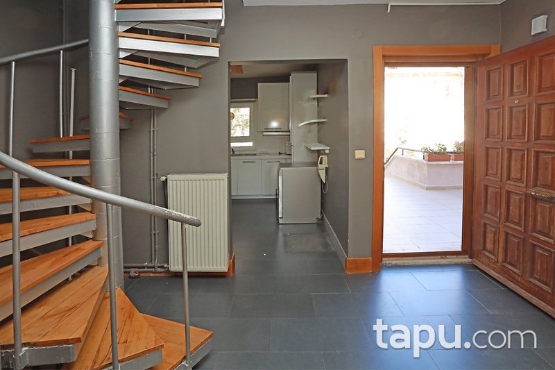 Zekeriyaköy Garanti Koza Çarşı'da Geniş 3,5+1 Çatı Dubleksi