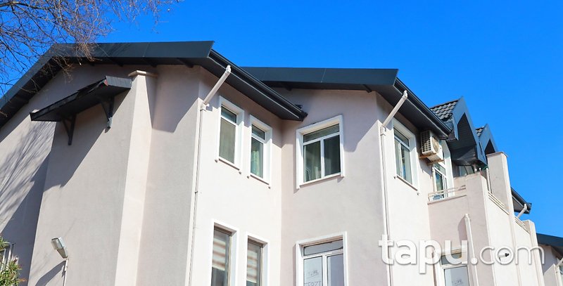 Zekeriyaköy Garanti Koza Çarşı'da Geniş 3,5+1 Çatı Dubleksi